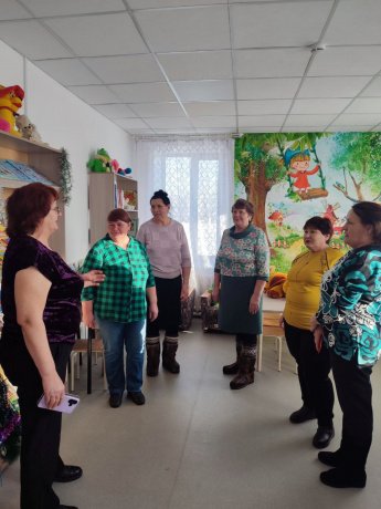 Экскурсия в центральной библиотеке в рамках программы «Активное долголетие» 